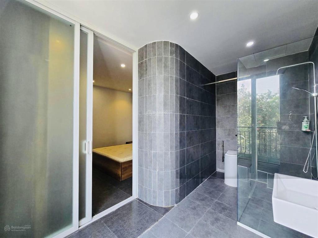 Nhà cực đẹp 3 tầng ngay góc, chỉ 30m ra tôn đức thắng, sát siêu thị go!