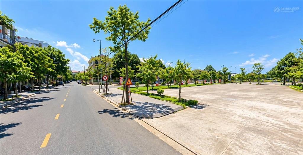 Chỉ 6,95 tỷ có nhà 100m2 mặt tiền đường 10,5m phú thạnh 7 đối diện quảng trường liên chiểu siêu vip