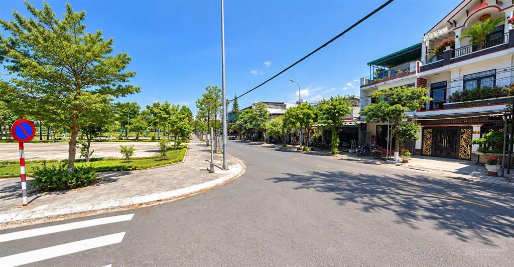 Chỉ 6,95 tỷ có nhà 100m2 mặt tiền đường 10,5m phú thạnh 7 đối diện quảng trường liên chiểu siêu vip
