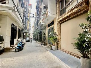 Gia đình em cần bánnhà cầu giấy40m7tầngphân lô ô tô vào nhà.