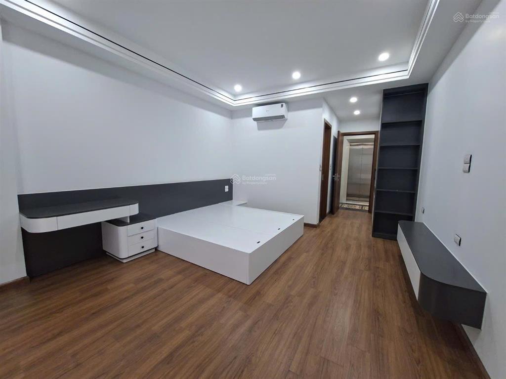Siêu phẩm bồ đề 7 tầng thang máy full nội thất, vị trí đẹp lõi bồ đề cách chợ, trường, trạm 50m