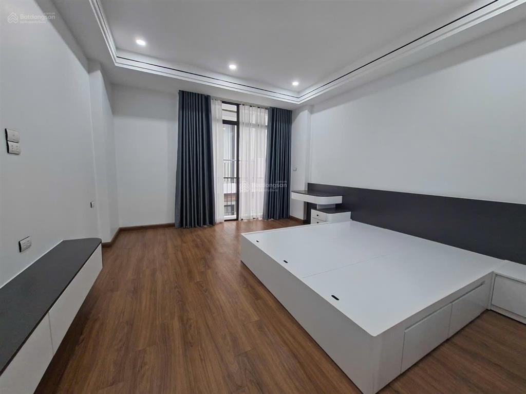 Siêu phẩm bồ đề 7 tầng thang máy full nội thất, vị trí đẹp lõi bồ đề cách chợ, trường, trạm 50m