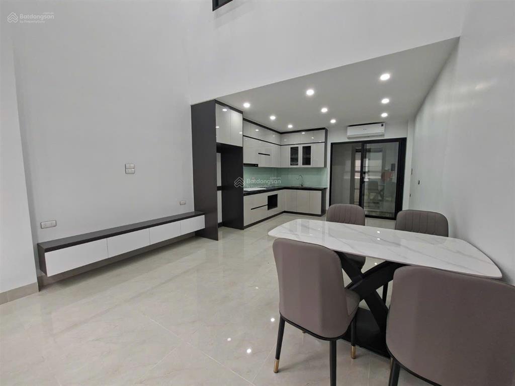 Siêu phẩm bồ đề 7 tầng thang máy full nội thất, vị trí đẹp lõi bồ đề cách chợ, trường, trạm 50m
