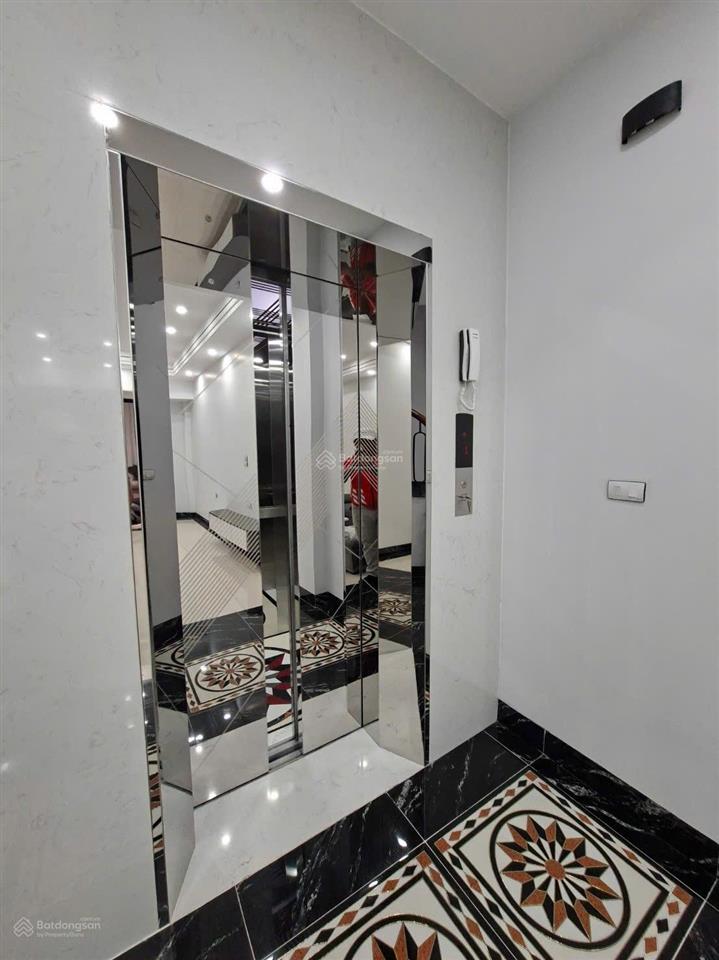 Siêu phẩm bồ đề 7 tầng thang máy full nội thất, vị trí đẹp lõi bồ đề cách chợ, trường, trạm 50m