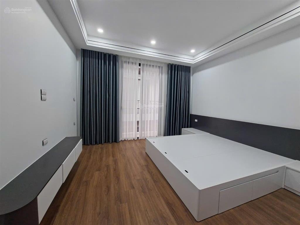 Siêu phẩm bồ đề 7 tầng thang máy full nội thất, vị trí đẹp lõi bồ đề cách chợ, trường, trạm 50m