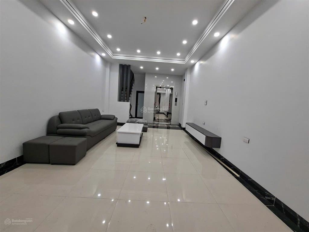 Siêu phẩm bồ đề 7 tầng thang máy full nội thất, vị trí đẹp lõi bồ đề cách chợ, trường, trạm 50m