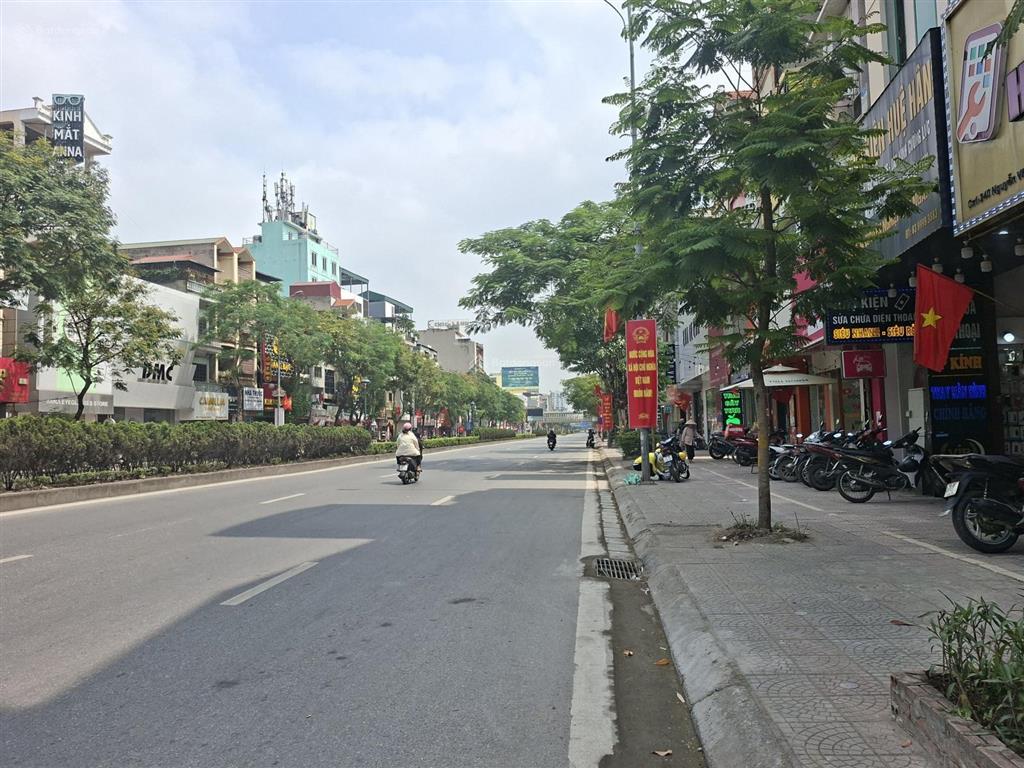 Bán đất mặt phố nguyễn văn cừ, long biên diện tích rộng mặt tiền lớn, vị trí đẹp nhất phố