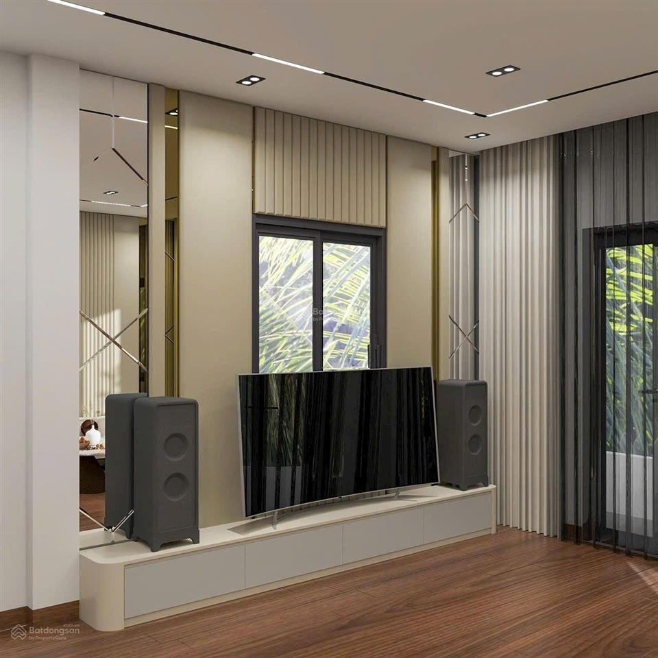 Giá tốt nhất gia thụy 15.9 tỷ nhà 97m2 xây 60m2 7 tầng còn lại làm sân vườn cơ hội có 102