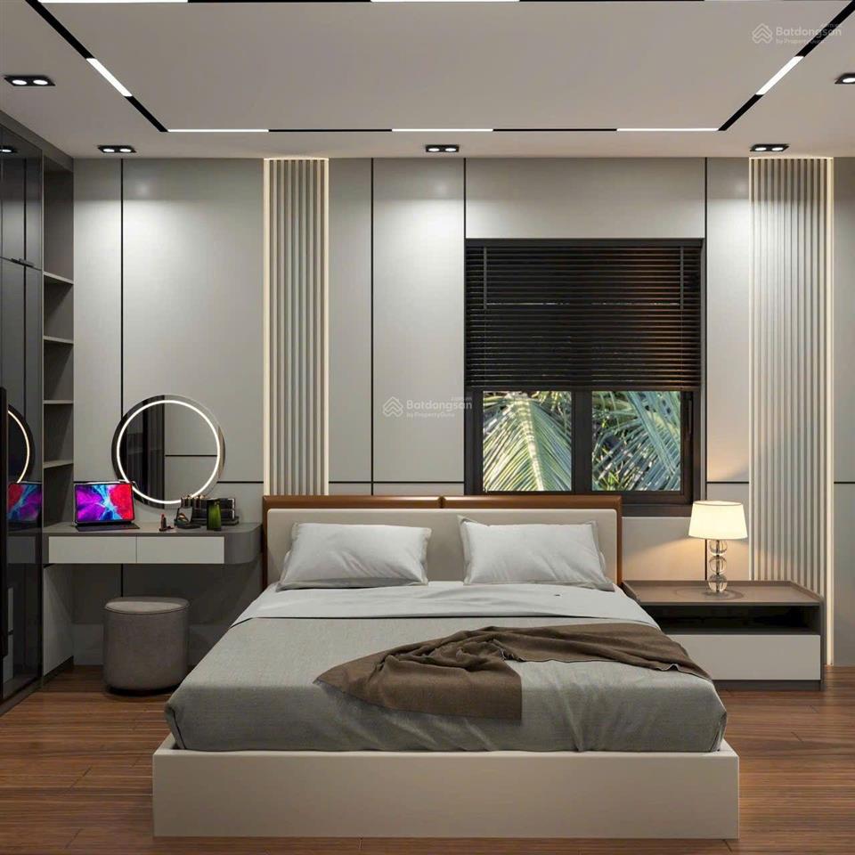 Giá tốt nhất gia thụy 15.9 tỷ nhà 97m2 xây 60m2 7 tầng còn lại làm sân vườn cơ hội có 102