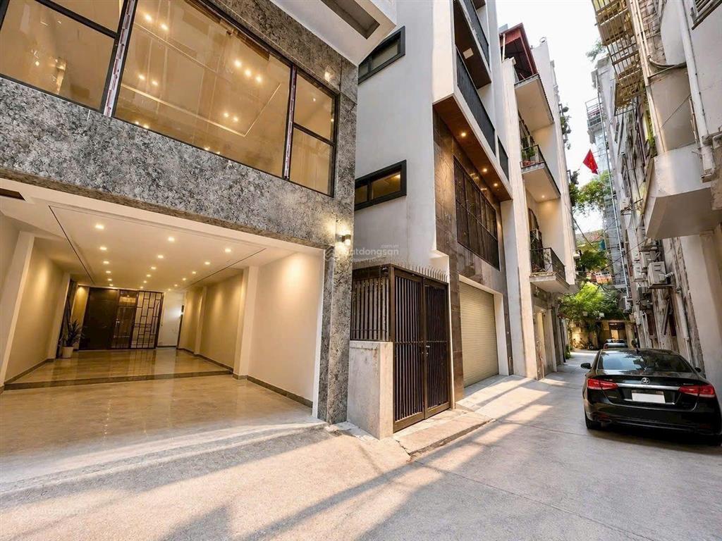 Trung tâm long biên  phân lô  ô tô 7 chỗ vào nhà  xây mới 7 tầng thang máy full nội thất