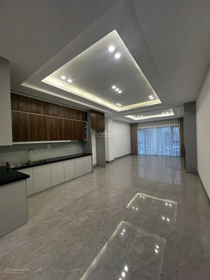 Trung tâm long biên  phân lô  ô tô 7 chỗ vào nhà  xây mới 7 tầng thang máy full nội thất