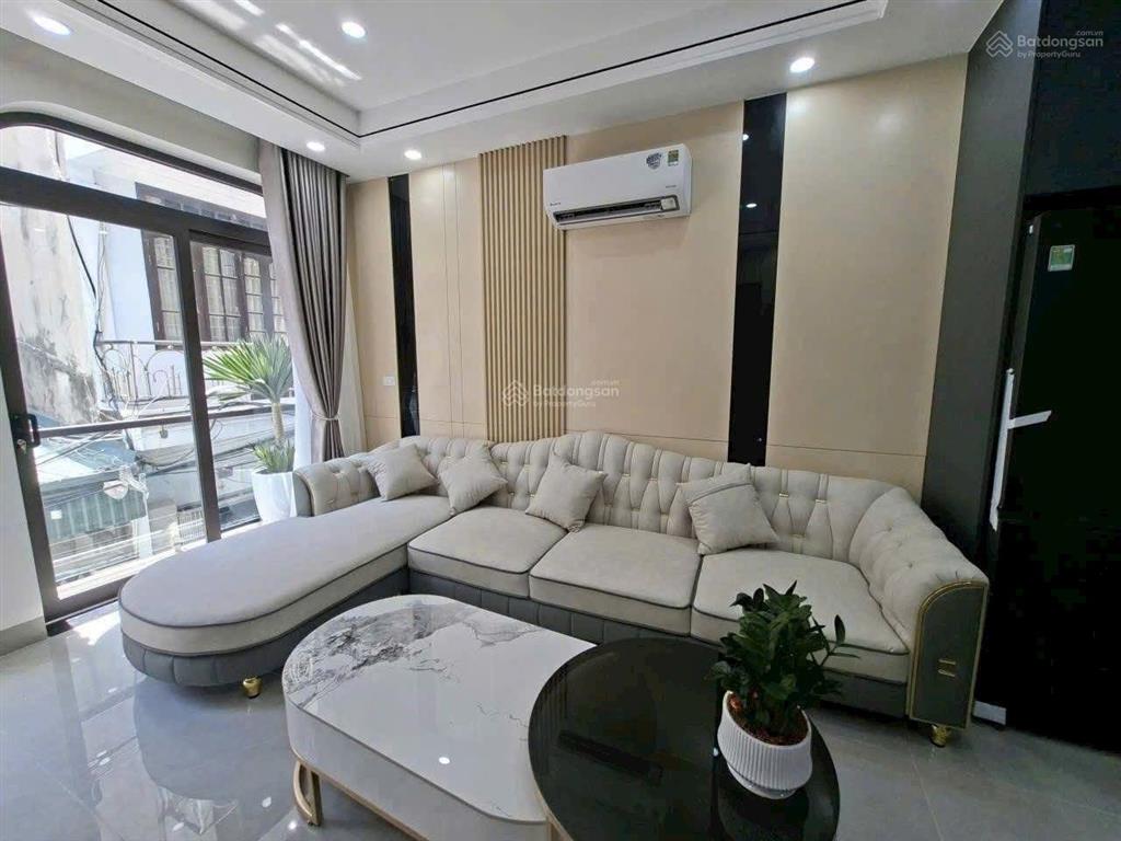 Chính chủ bán căn nhà thạch bàn
xây 6 tầng thang máy tâm huyết full nội thất thiết kế đẹp long lanh