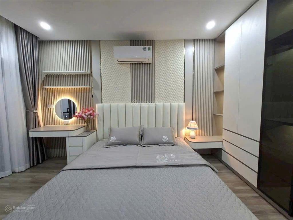 Chính chủ bán căn nhà thạch bàn
xây 6 tầng thang máy tâm huyết full nội thất thiết kế đẹp long lanh