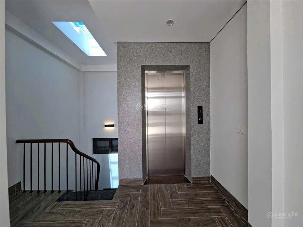 Chính chủ bán căn nhà thạch bàn
xây 6 tầng thang máy tâm huyết full nội thất thiết kế đẹp long lanh