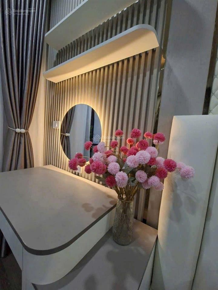 Chính chủ bán căn nhà thạch bàn
xây 6 tầng thang máy tâm huyết full nội thất thiết kế đẹp long lanh