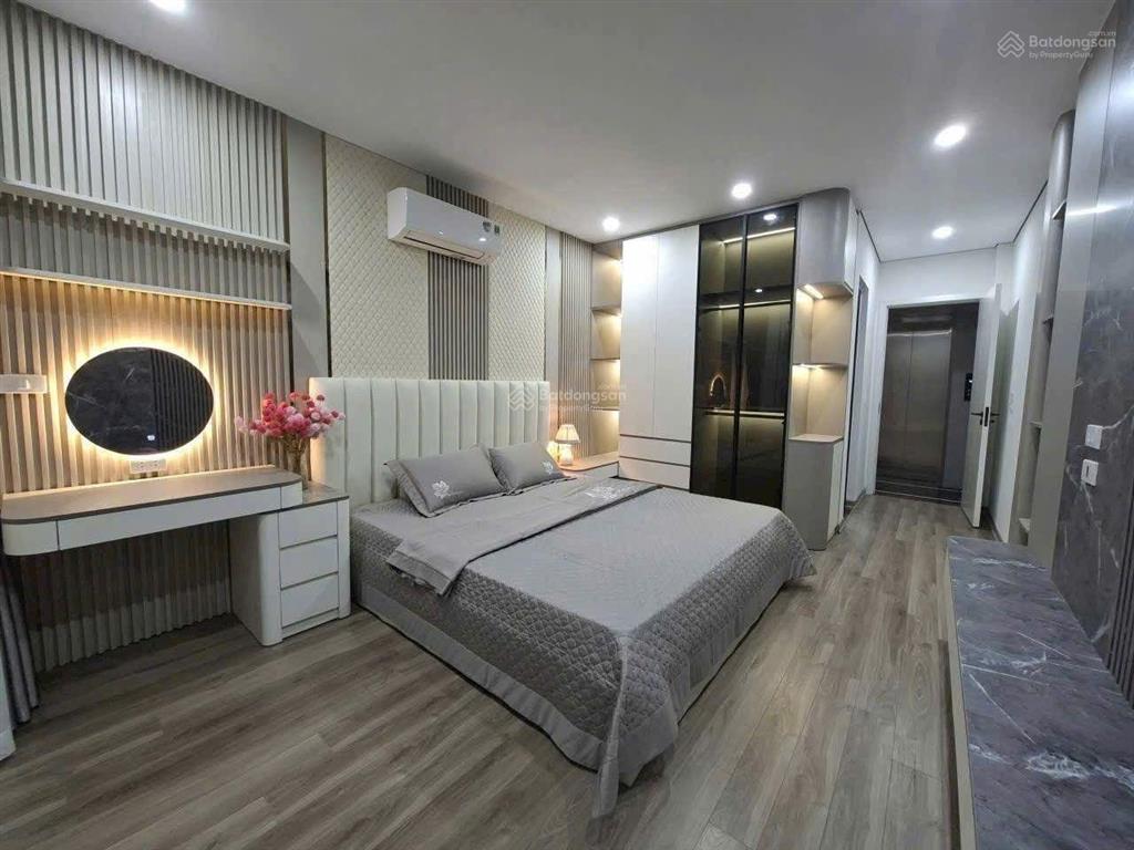 Chính chủ bán căn nhà thạch bàn
xây 6 tầng thang máy tâm huyết full nội thất thiết kế đẹp long lanh