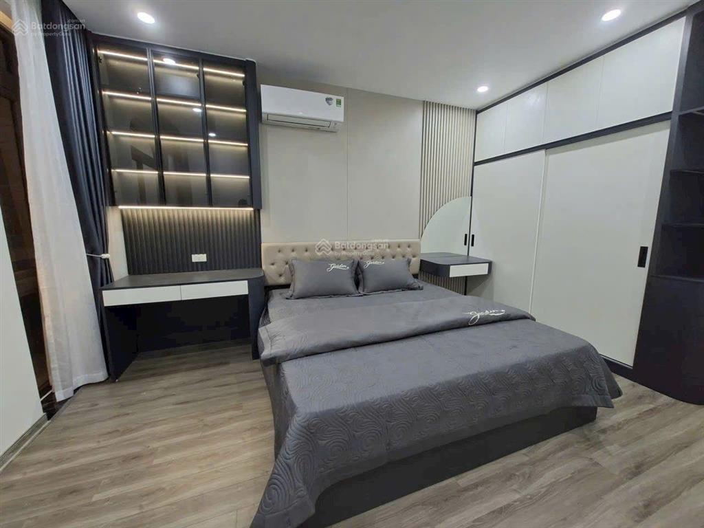 Chính chủ bán căn nhà thạch bàn
xây 6 tầng thang máy tâm huyết full nội thất thiết kế đẹp long lanh