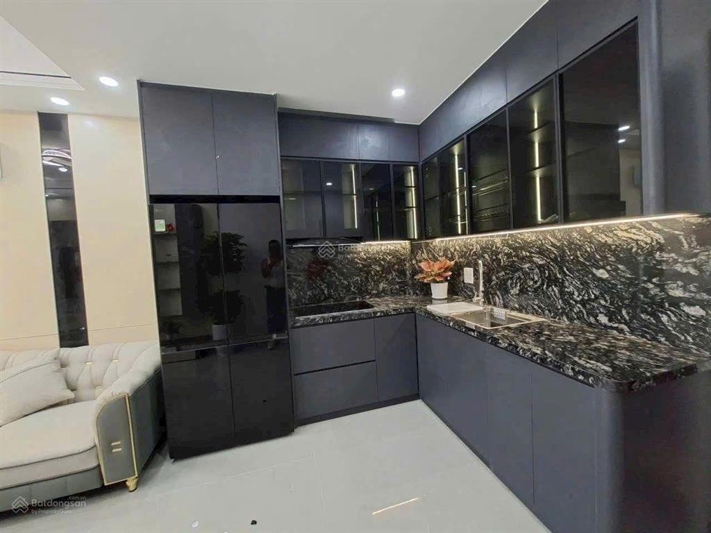 Chính chủ bán căn nhà thạch bàn
xây 6 tầng thang máy tâm huyết full nội thất thiết kế đẹp long lanh