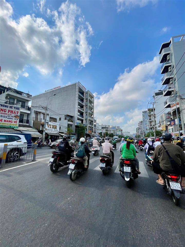 Đất HXH Hoàng Hoa Thám P.5 – 4x17.5 – dễ xây nhà 4 tầng gọn gàng (9 tỷ TL)