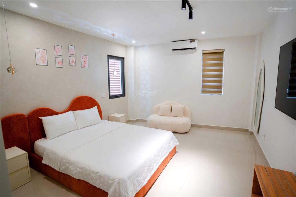 Studio mới đi bộ ra phạm văn đồng, gần kha vạn cân, đại học ngân hàng full nội thất, free tiền xe
