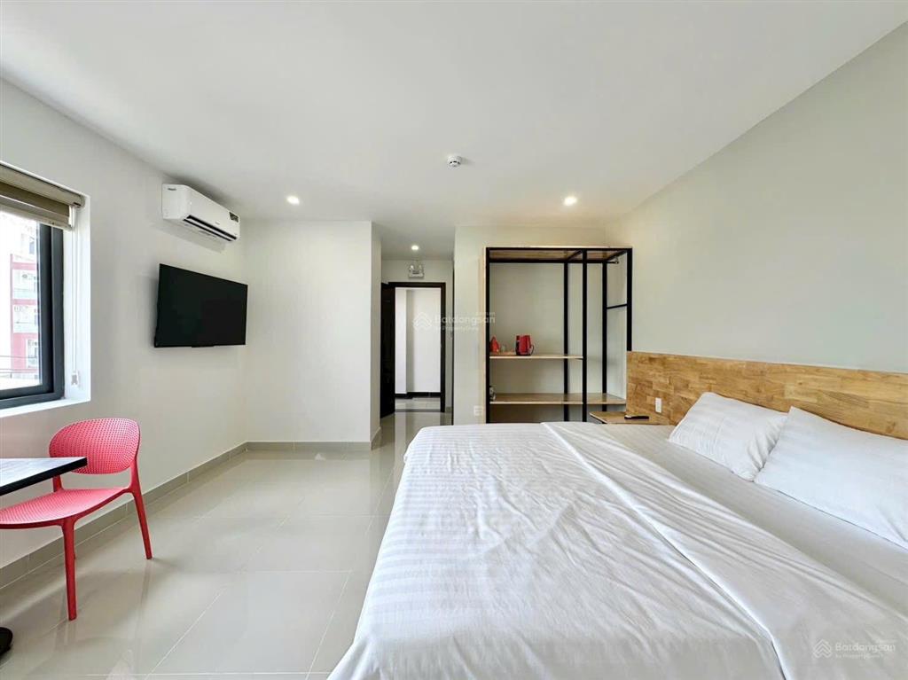 Studio mới đi bộ ra phạm văn đồng, gần kha vạn cân, đại học ngân hàng full nội thất, free tiền xe