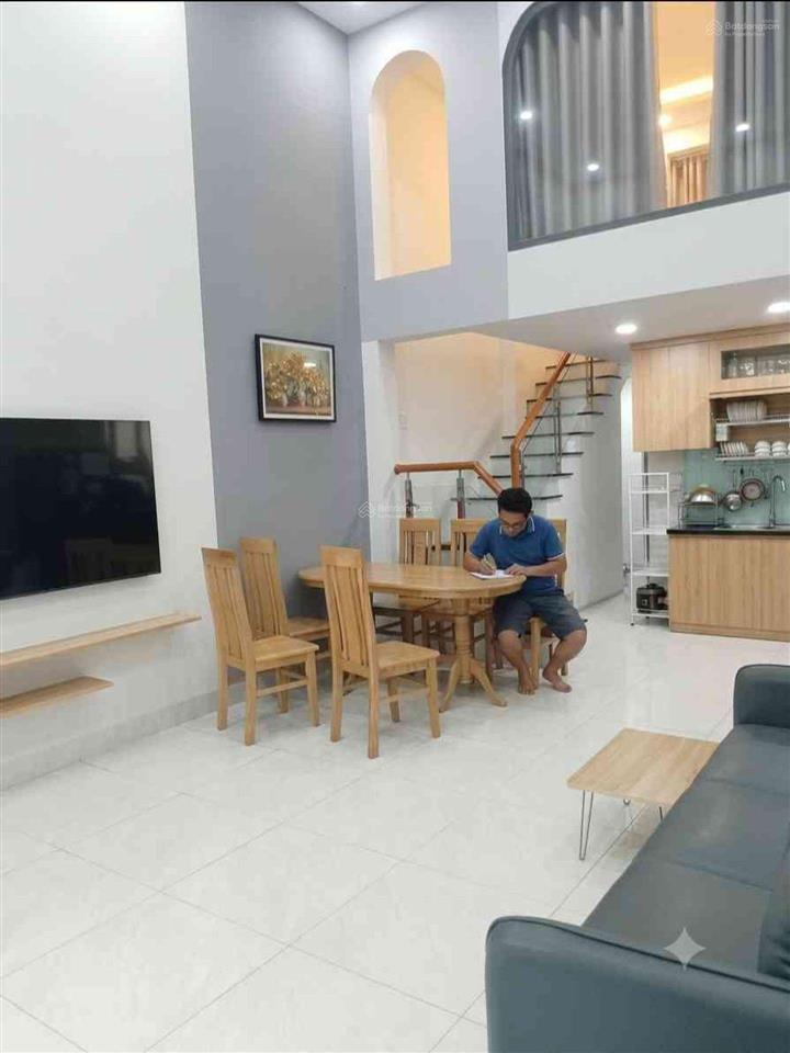 Bán căn nhà đẹp hẻm ư xe hơi tránh nhau được.