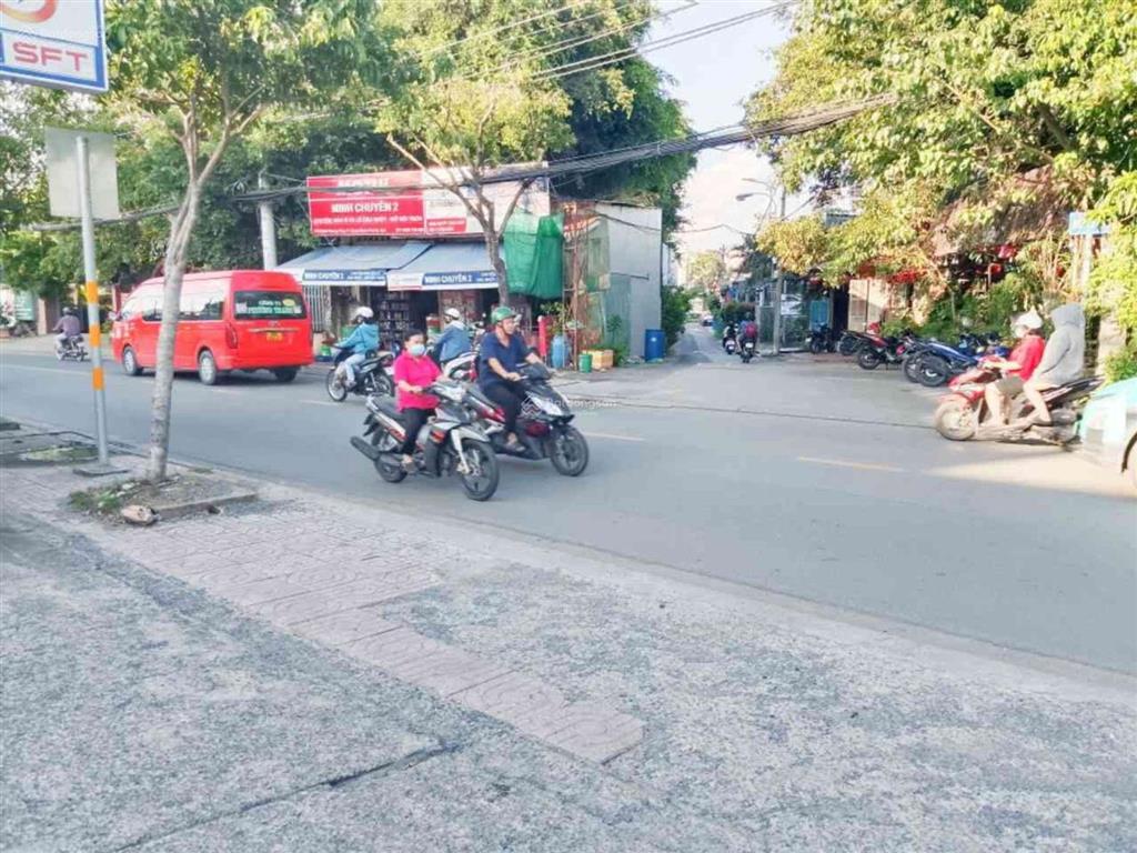 Bán căn nhà đẹp hẻm ư xe hơi tránh nhau được.