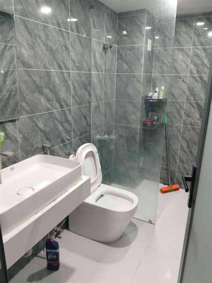 Bán căn nhà đẹp hẻm ư xe hơi tránh nhau được.