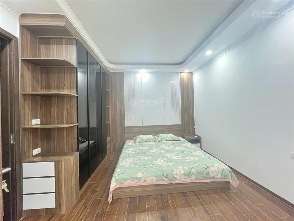 Bán nhà riêng định công thượng 9.7tỷ 31m2 6 tầng thang máy, xây mới, ô tô cách vài mét ra đường lớn
