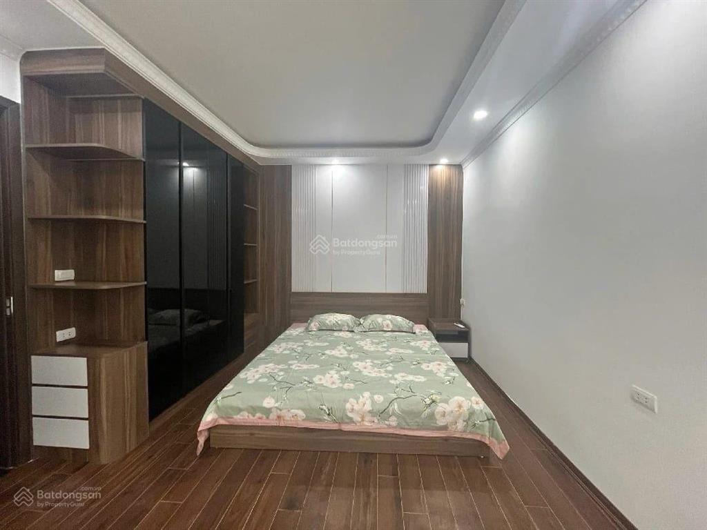 Bán nhà riêng định công thượng 9.7tỷ 31m2 6 tầng thang máy, xây mới, ô tô cách vài mét ra đường lớn
