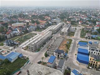 Bán nhà phố shohpouse kinh doanh trung tâm chợ ba hàng phổ yên