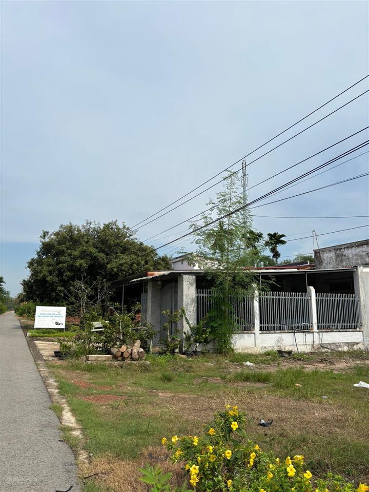 Bán nhà riêng tại đt 704, định hiệp, dầu tiếng, 5,9 tỷ, 400m2, có sẵn nhà