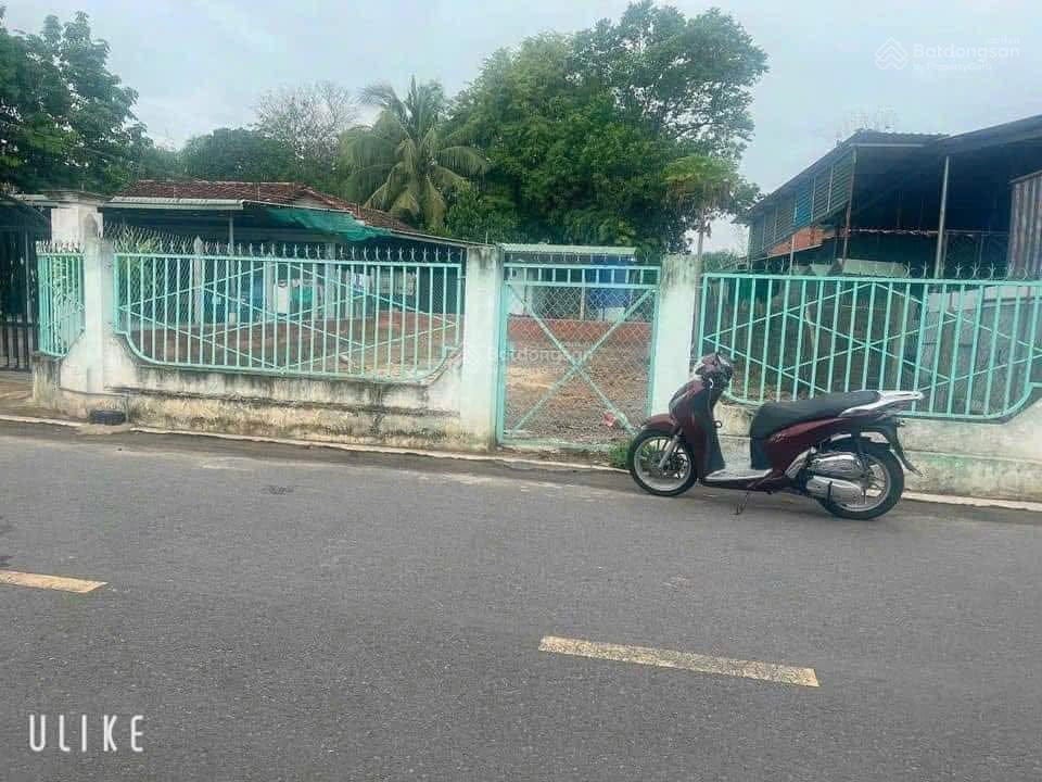 Bán đất mặt tiền đt 704, 1,5 tỷ, 90m2, giá siêu hời, bao đẹp