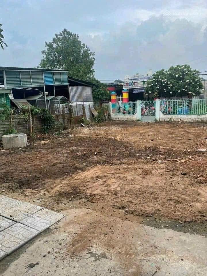 Bán đất mặt tiền đt 704, 1,5 tỷ, 90m2, giá siêu hời, bao đẹp