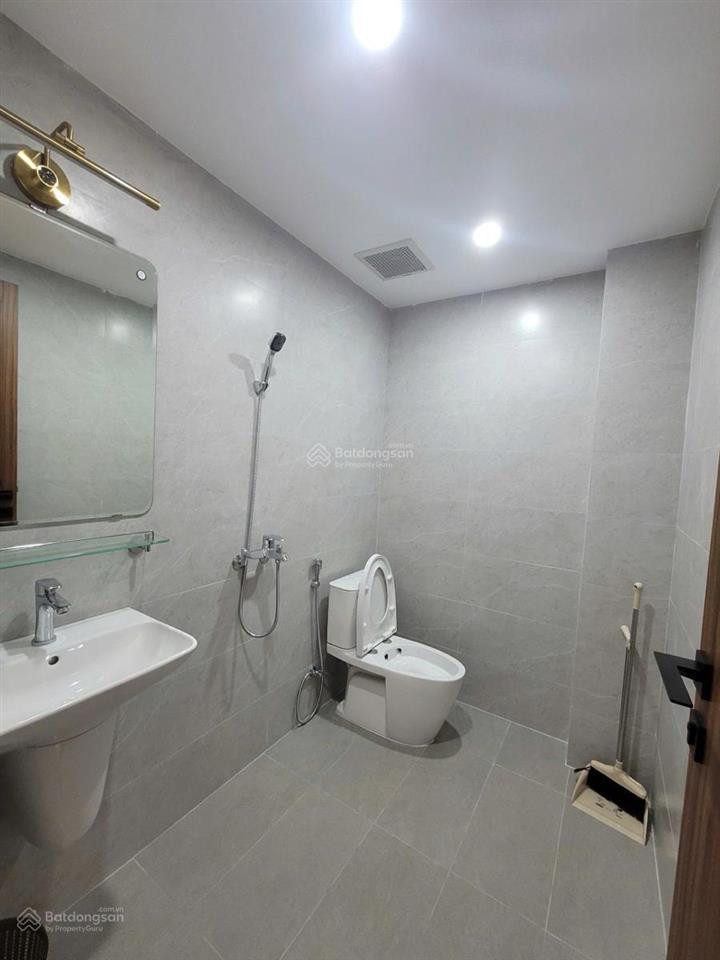 Sốc! nhà xuân thủy lô góc, mặt ngõ, 2 thoáng, dân xây tâm huyết, sổ đẹp, kd nhỏ 35m2*5 tầng*4 ngủ