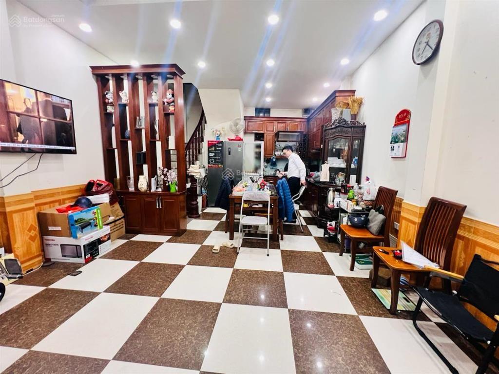 Đẳng cấp đẹp! nhà xuân thủy 55m2*5 tầng*4 ngủ, cách ô tô 30m, nhà dân xây rộng ở ngay, ở sướng