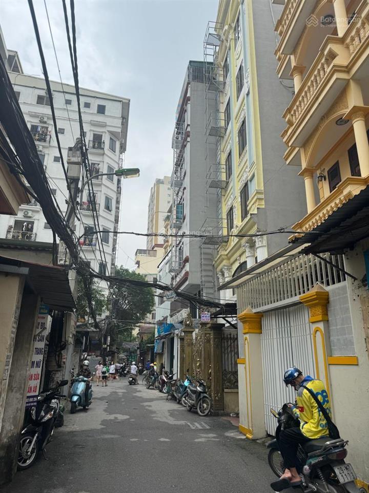 Hiếm cầu giấy, ô tô vào, nhà 2 mặt ngõ, mặt tiền rộng, sđcc đẹp nở hậu, ở ngay, gần phố, nhú 11 tỷ