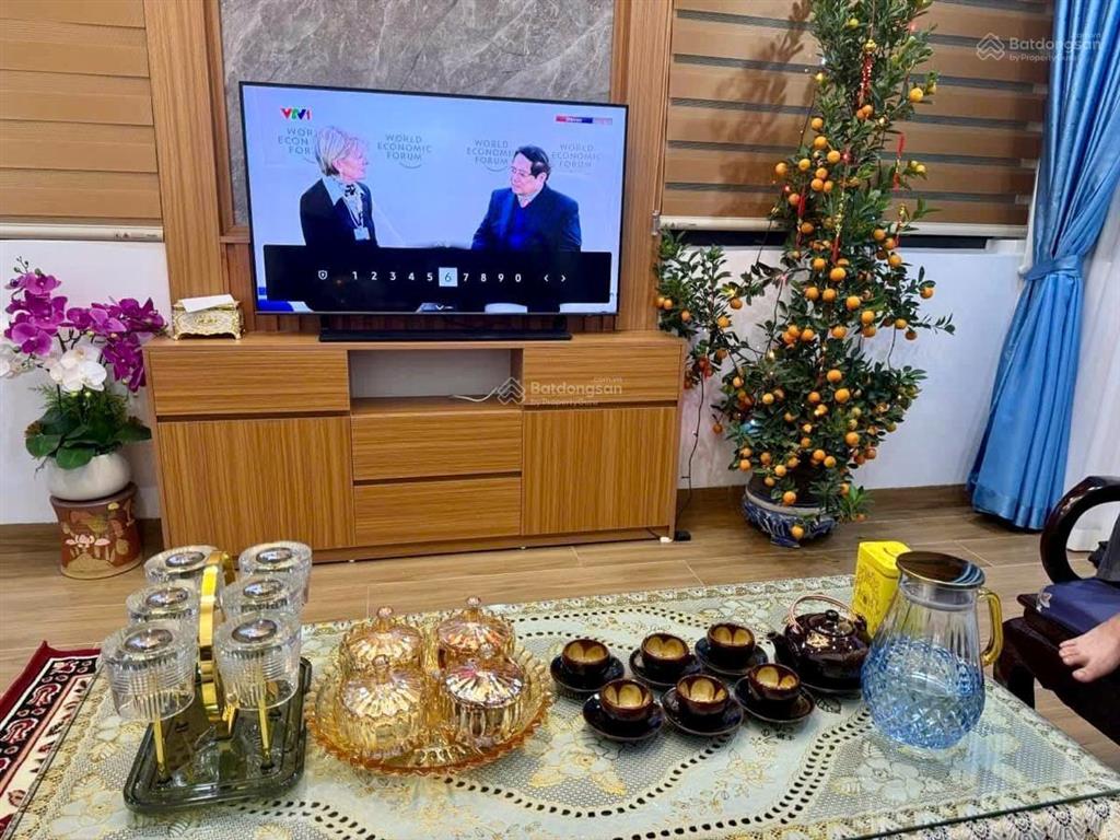 Hiếm cầu giấy, ô tô vào, nhà 2 mặt ngõ, mặt tiền rộng, sđcc đẹp nở hậu, ở ngay, gần phố, nhú 11 tỷ