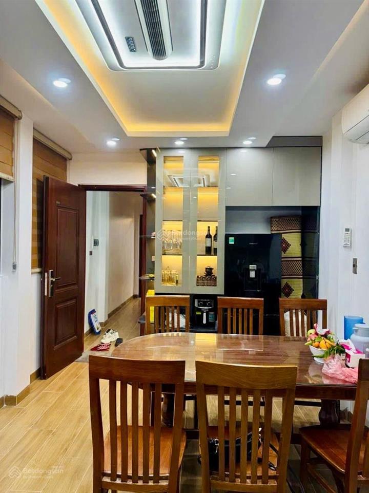 Hiếm cầu giấy, ô tô vào, nhà 2 mặt ngõ, mặt tiền rộng, sđcc đẹp nở hậu, ở ngay, gần phố, nhú 11 tỷ