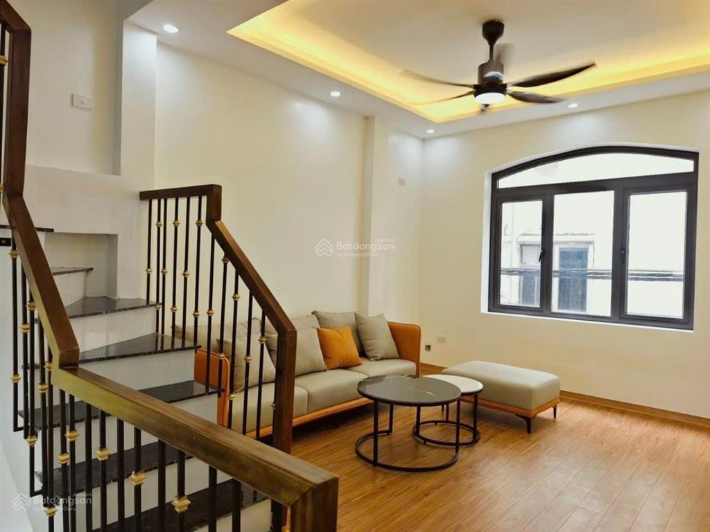 Hot! đức diễn, 36m2*5t, ô tô đỗ cửa, kinh doanh tốt, nhà dân xây chắc chắn, sđcc đẹp, chỉ hơn 6 tỷ