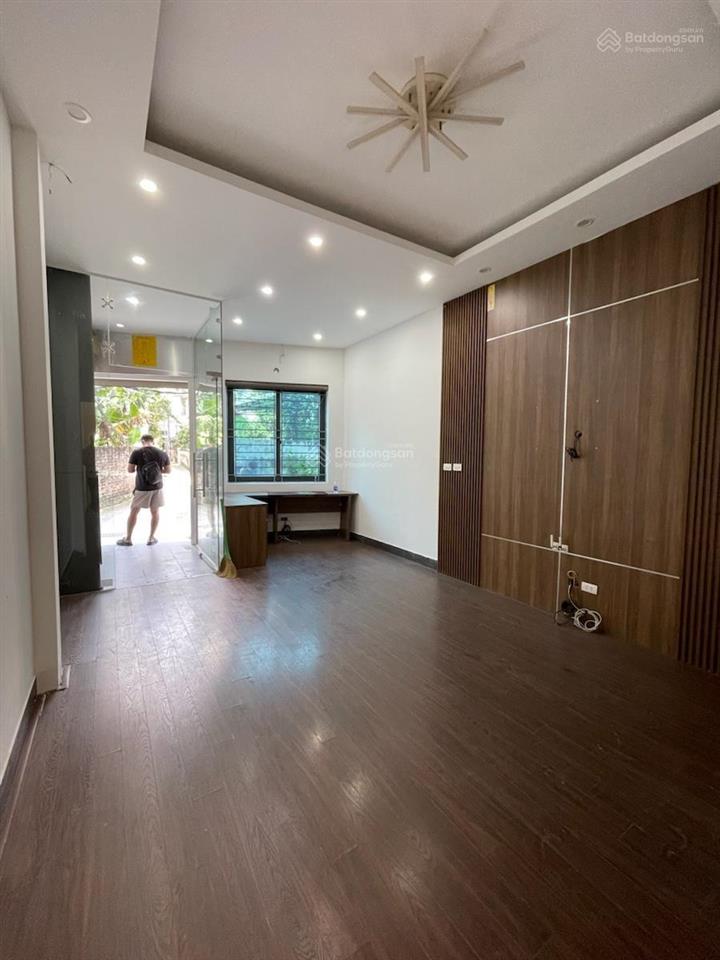 Đột biến! cầu diễn, 32m2 x 5t, dân xây chắc chắn, 1 nhà ra ô tô, sđcc đẹp, hàng xóm cán bộ, 5.1 tỷ