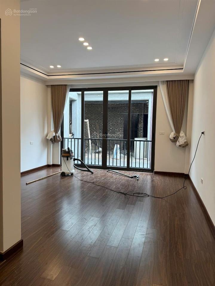 Hot! cầu diễn, 47m2 x 4t, mặt tiền rộng, gần ô tô, ô tô 4 chỗ vào nhà, sổ vuông đẹp, nhỉnh 6 tỷ