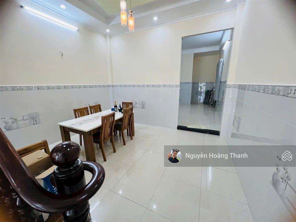 Nhà mới chủ thiện chí bán có dòng tiền 9 triệu, đường 1 cầu ông nhiêu. xe 16 chỗ vào được nhà