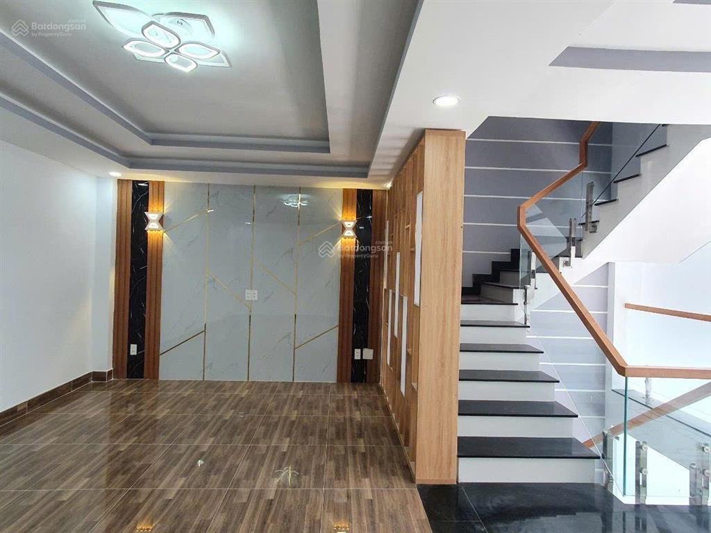 Nhà đẹp kiên cố mặt tiền võ văn hát chủ rất gấp bán nhanh trả nợ