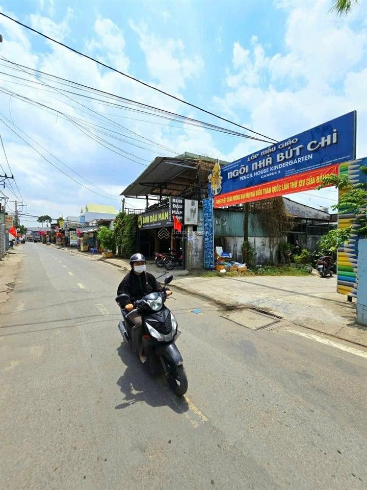Hiếm nhà mặt tiền võ văn hát 93,2m  vị trí đắc địa xem là chốt ngay, giá quá tốt.