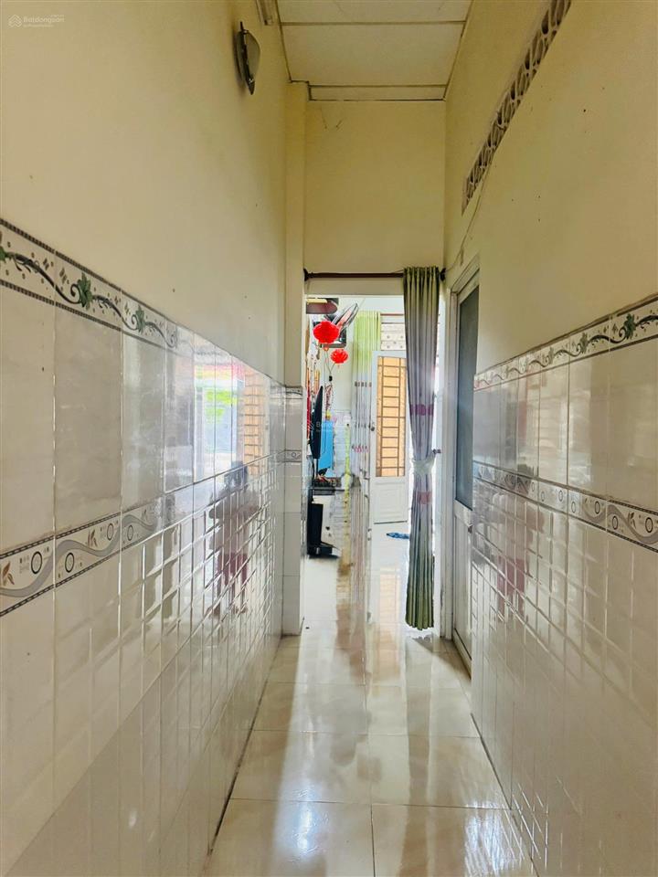 Hiếm nhà mặt tiền võ văn hát 93,2m  vị trí đắc địa xem là chốt ngay, giá quá tốt.