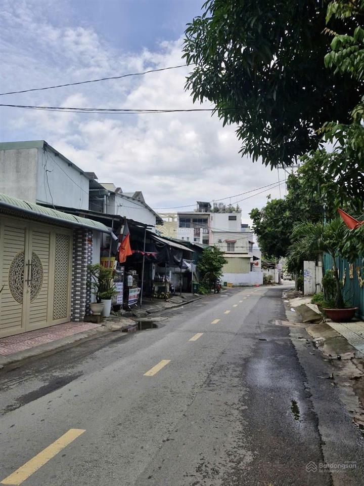 Hiếm nhà mặt tiền võ văn hát 93,2m  vị trí đắc địa xem là chốt ngay, giá quá tốt.