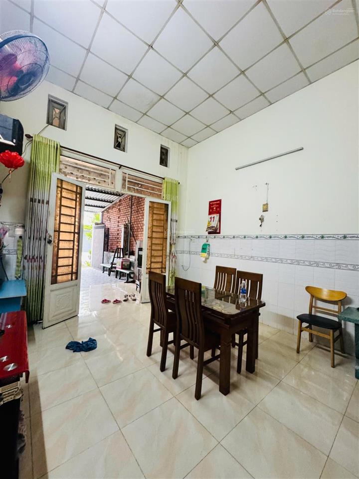Hiếm nhà mặt tiền võ văn hát 93,2m  vị trí đắc địa xem là chốt ngay, giá quá tốt.