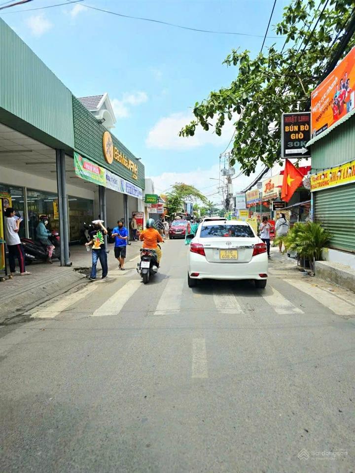 Hiếm nhà mặt tiền võ văn hát 93,2m  vị trí đắc địa xem là chốt ngay, giá quá tốt.