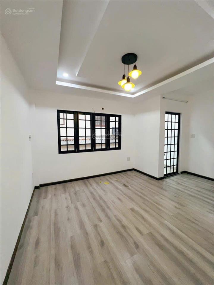 Cần bán gấp nhà đẹp phan văn trị, nội thất đầy đủ, hẻm thông ô tô, 1 tỷ 940, xách vali vào ở ngay